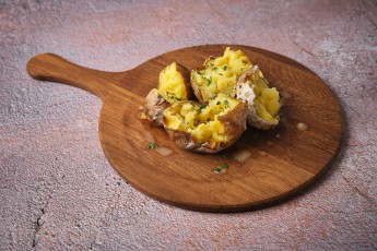 Картопля на мангалі