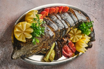 Осетр запечений